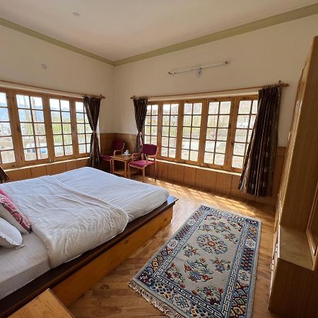 Heschuk Guest House Лех Екстериор снимка