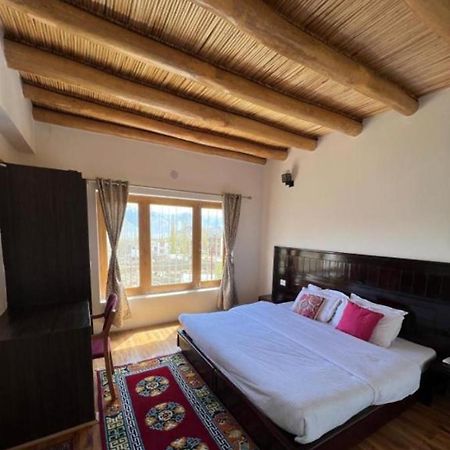 Heschuk Guest House Лех Екстериор снимка