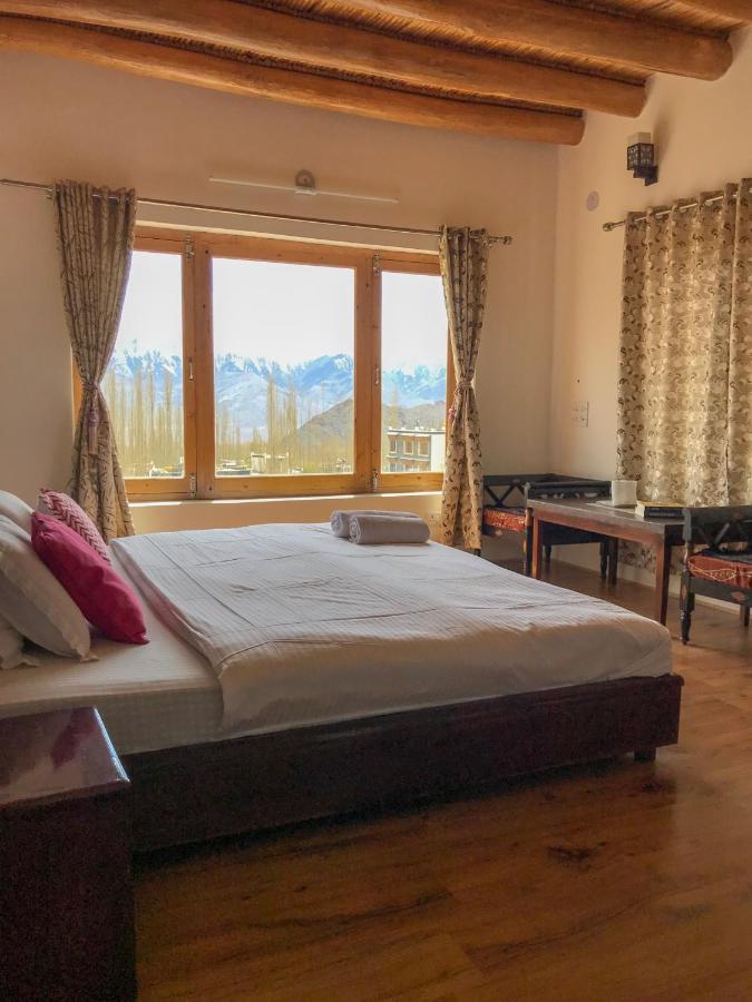 Heschuk Guest House Лех Екстериор снимка