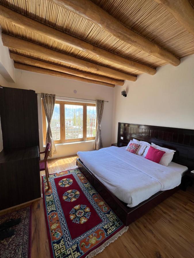 Heschuk Guest House Лех Екстериор снимка