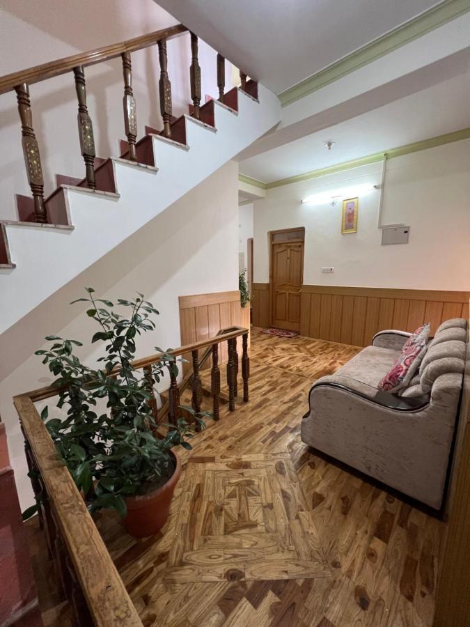 Heschuk Guest House Лех Екстериор снимка