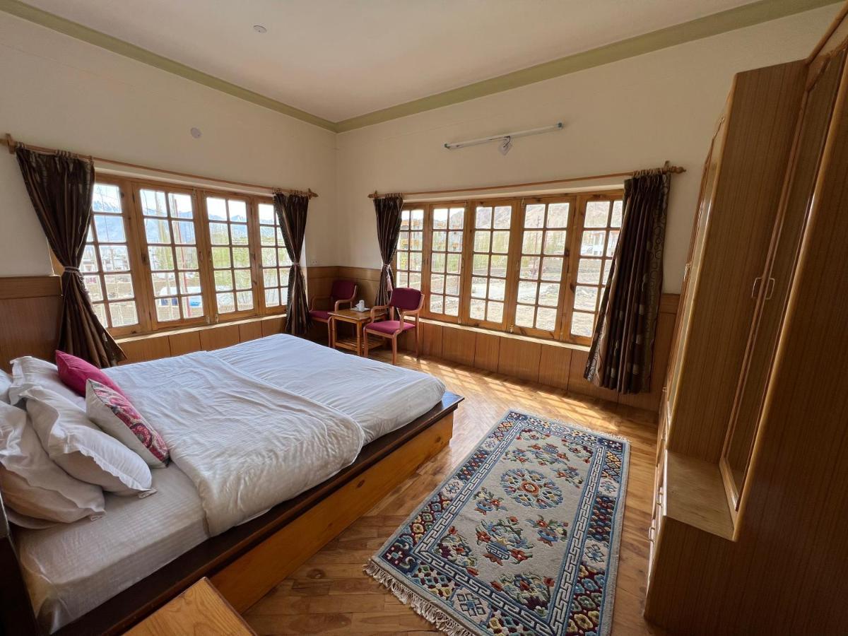 Heschuk Guest House Лех Екстериор снимка
