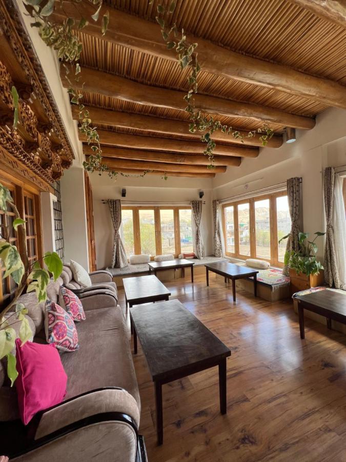 Heschuk Guest House Лех Екстериор снимка