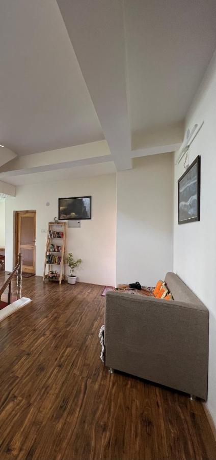 Heschuk Guest House Лех Екстериор снимка