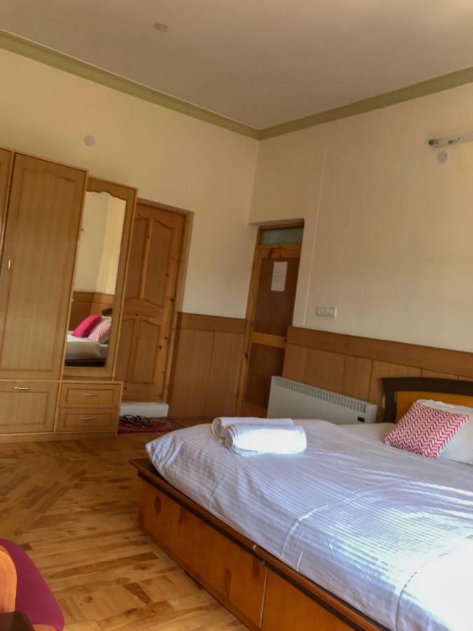 Heschuk Guest House Лех Екстериор снимка
