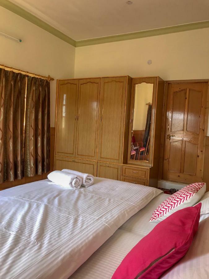 Heschuk Guest House Лех Екстериор снимка